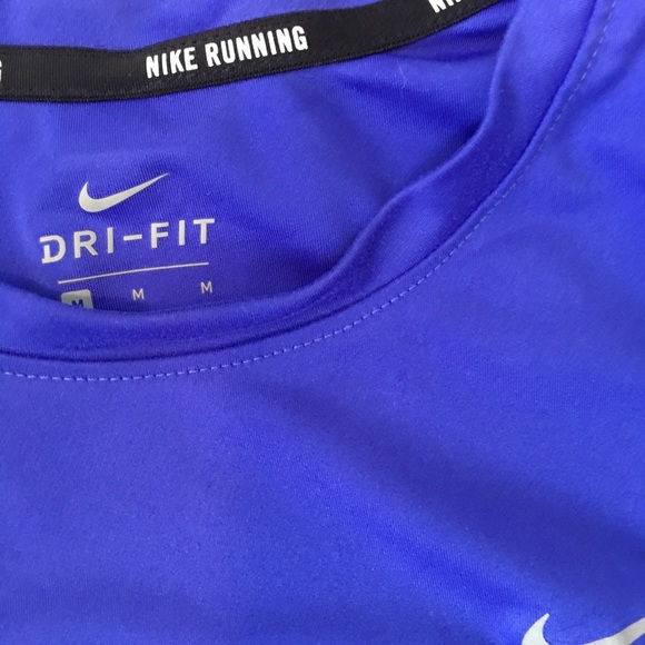 NIKE DRI-FIT Tee - Picture 5 of 7